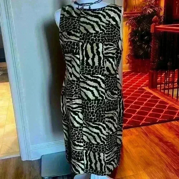 Valerie Dress 100% Pure silk ladies dress size 10 career interview cocktail - Picture 7 of 7